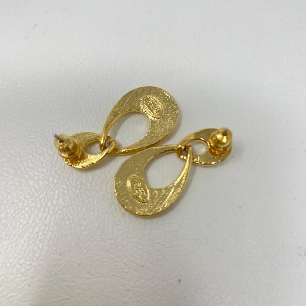 Vintage Trifari Gold Tone Drop Earrings Post Back Teardrop - Picture 5 of 7